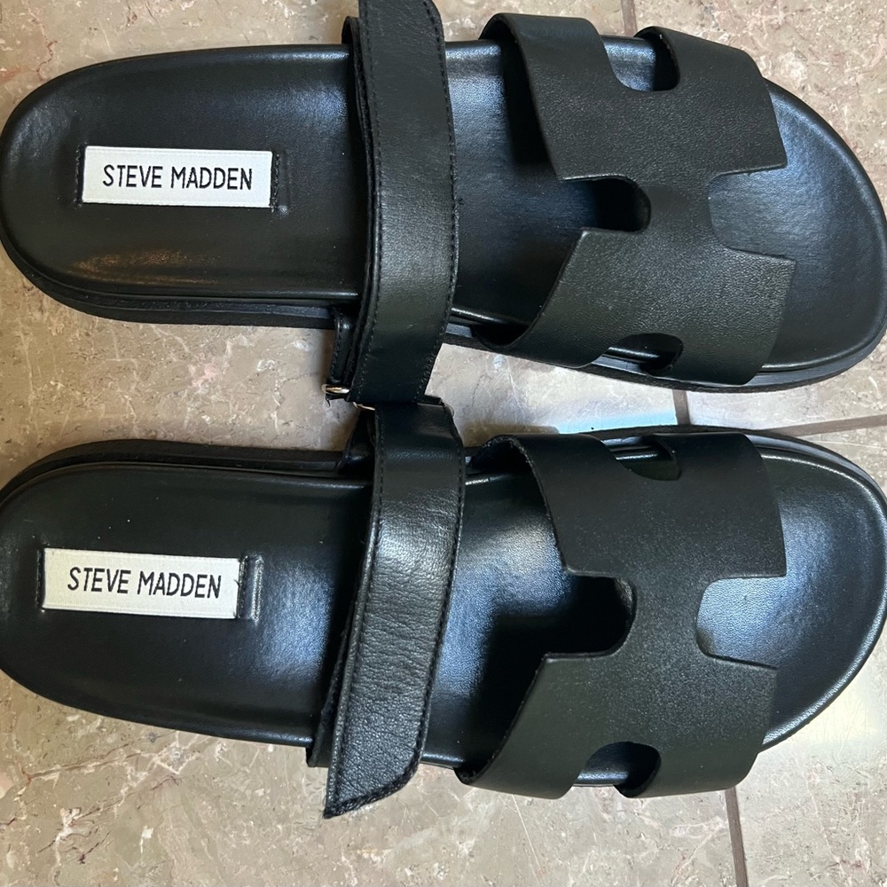 Steve Madden Black Mayven Sandals with Chunky Design
